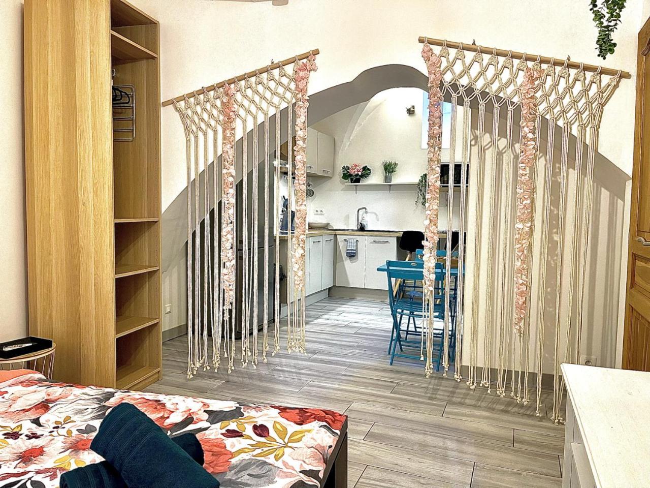 Appartement *Le Lotus*Fiber Wifi*Hyper Center* à Salon-de-Provence Extérieur photo