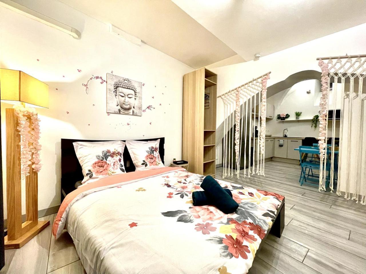 Appartement *Le Lotus*Fiber Wifi*Hyper Center* à Salon-de-Provence Extérieur photo