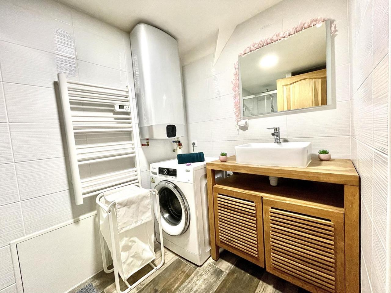 Appartement *Le Lotus*Fiber Wifi*Hyper Center* à Salon-de-Provence Extérieur photo